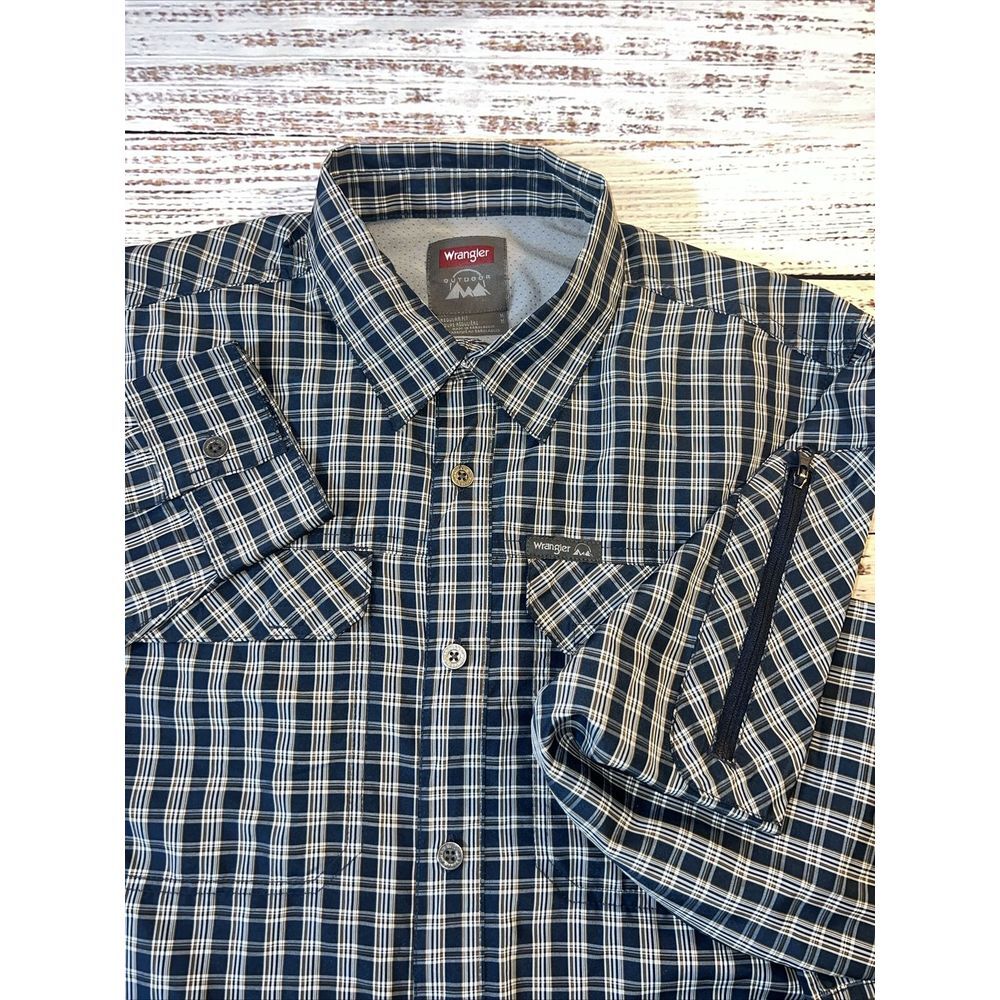 Wrangler Long Sleeve Zip Utility Shirt Button Down Plaid Men's Size Medium